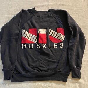 Vintage Northern Illinois University / NIU Huskies Black and Red sweatshirt M